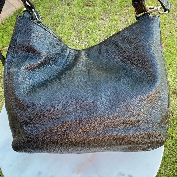 SOLD Michael Kors Large Pebbled Leather Hobo Shoulder Bag - Picture 5 of 14